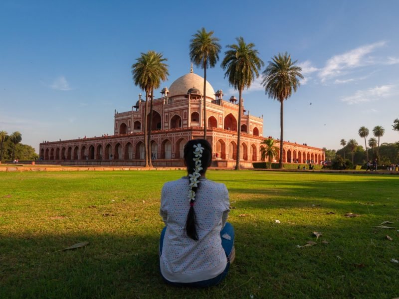 famous-humayuns-tomb-delhi-india-it-is-tomb-mughal-emperor-humayun-min