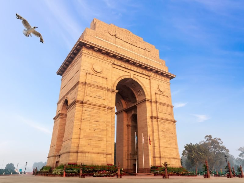 gate-india-famous-monument-new-delhi-min