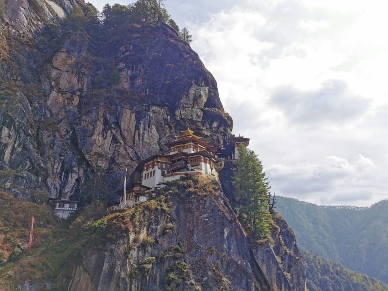 truly-bhutan-EAooJUiW4bo-unsplash-min